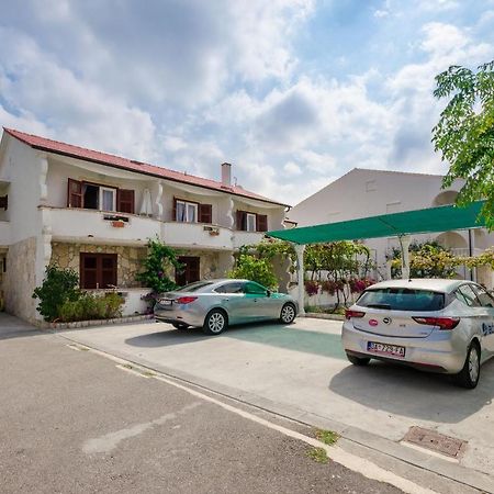 Apartments Helena Lopar Εξωτερικό φωτογραφία