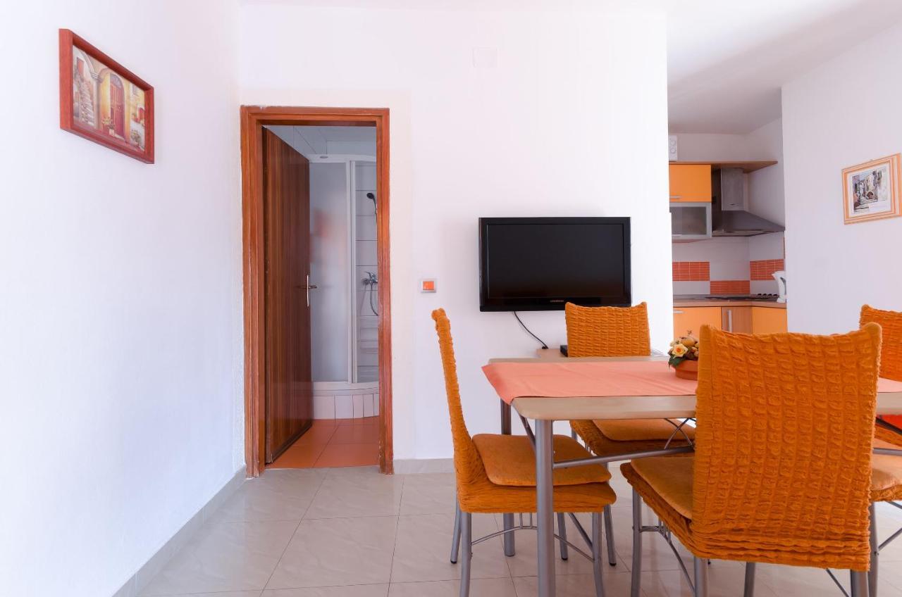 Apartments Helena Lopar Εξωτερικό φωτογραφία