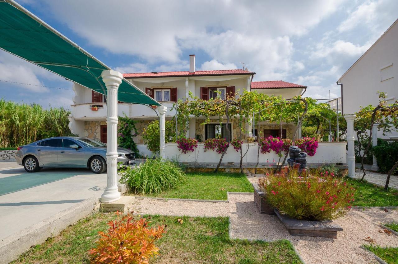 Apartments Helena Lopar Εξωτερικό φωτογραφία