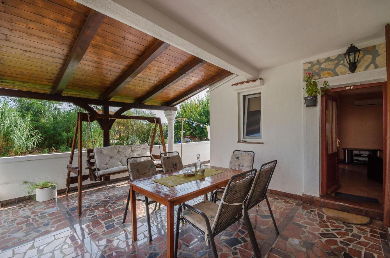 Apartments Helena Lopar Εξωτερικό φωτογραφία
