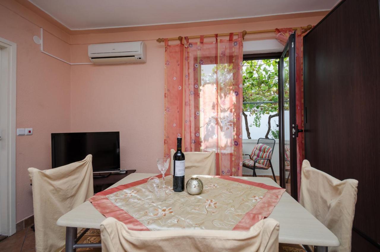 Apartments Helena Lopar Εξωτερικό φωτογραφία