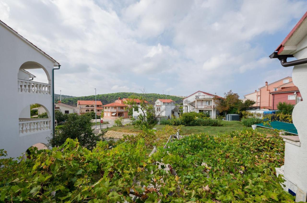 Apartments Helena Lopar Εξωτερικό φωτογραφία