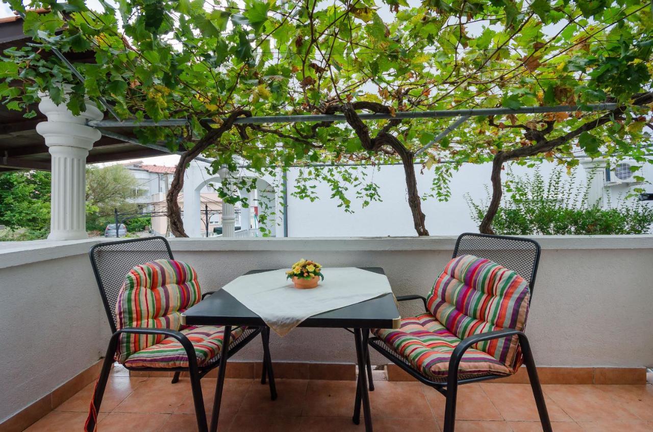 Apartments Helena Lopar Εξωτερικό φωτογραφία