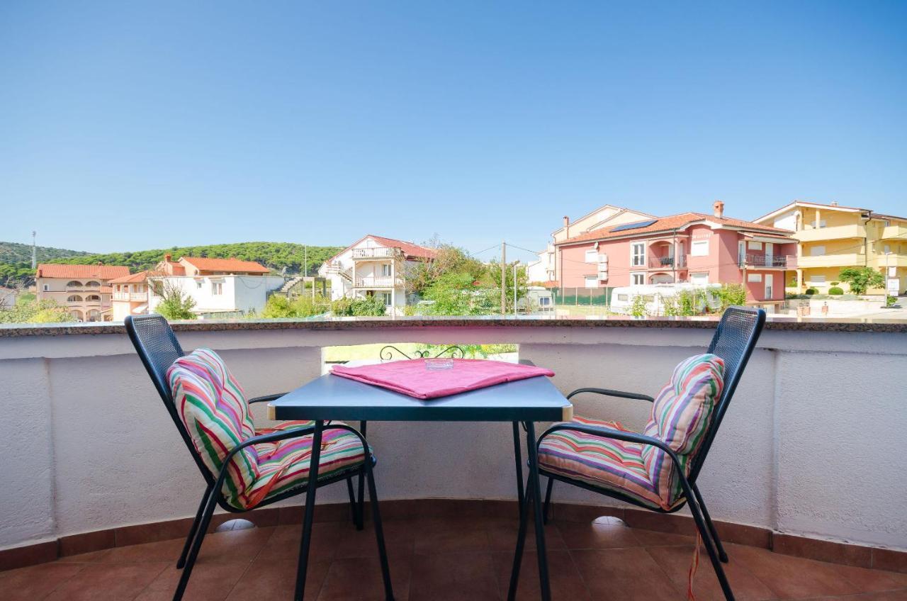 Apartments Helena Lopar Εξωτερικό φωτογραφία